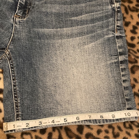 2 for $25 LC LAUREN CONRAD Jean Shorts Women’s Size 10 LC Shorts 7” Length - Picture 11 of 11